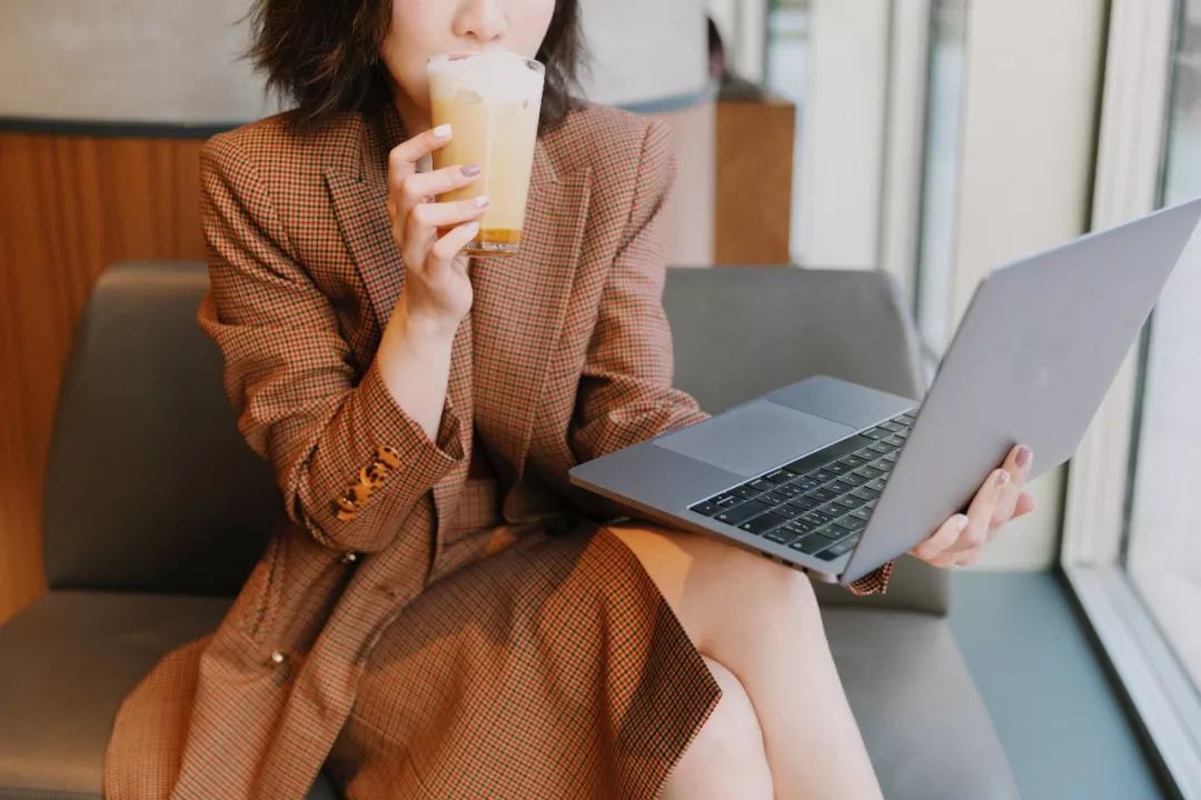 秋季灵感碰瓷-今年没有一件这样的「南瓜色」单品,都不算秋天