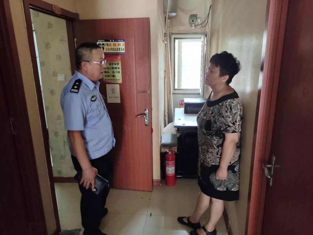 请出示您的身份证原视频,请出示你的身份证怎么说