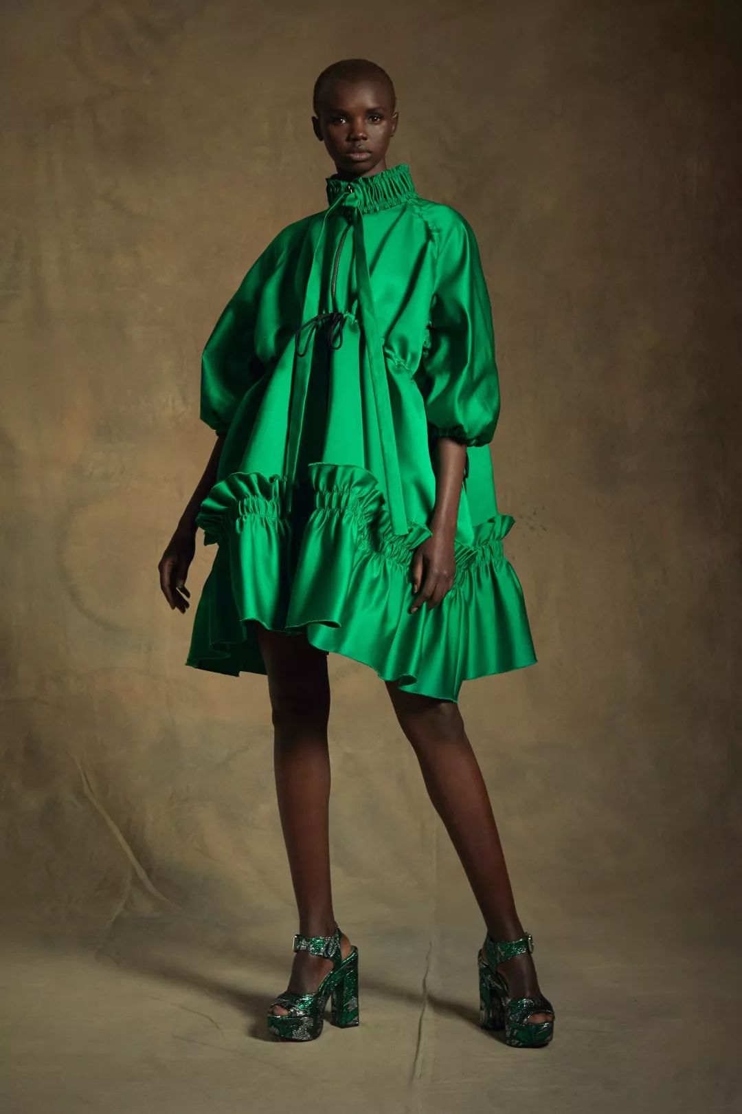 秋款裙子减龄显瘦洋气上档次,秋冬黑红裙子大码胖mm显瘦遮肉