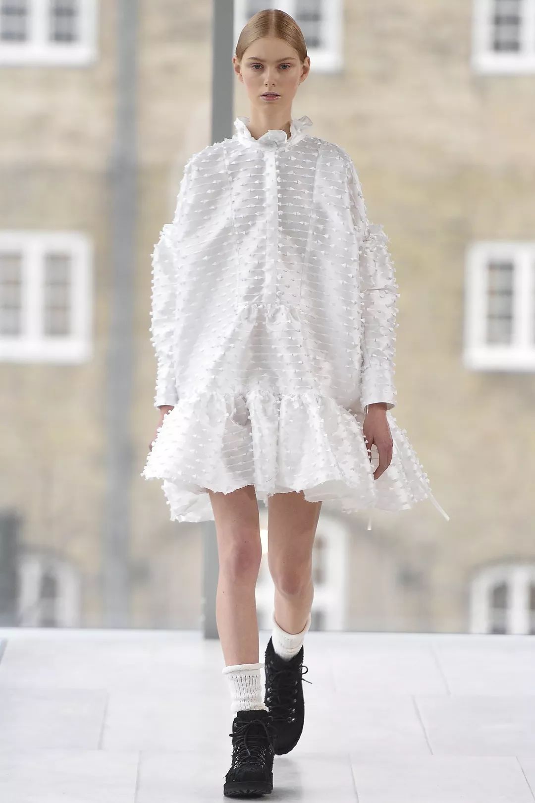 秋款裙子减龄显瘦洋气上档次,秋冬黑红裙子大码胖mm显瘦遮肉