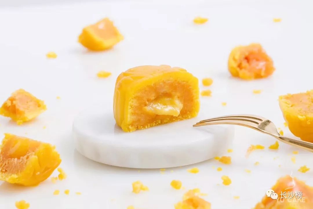 港华流心月饼和美心月饼哪个好吃,流心月饼是港式月饼吗