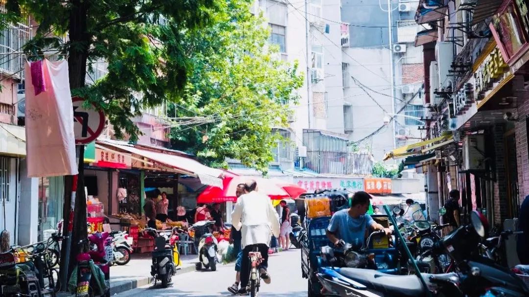 鏈嶅姟鎴戜滑鏄鐪熺殑,鎷嶇悆鎴戜滑鏄鐪熺殑