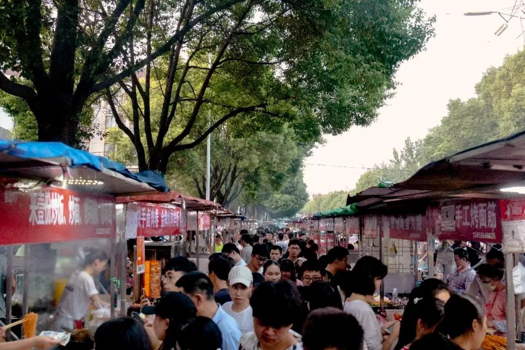 鏈嶅姟鎴戜滑鏄鐪熺殑,鎷嶇悆鎴戜滑鏄鐪熺殑