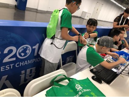 世界机器人大赛喜报,喜报乐峰选手勇夺世界第三好成绩