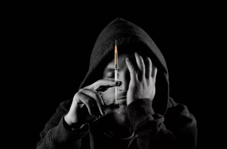 吸毒成瘾是什么病从医学角度,吸毒的心瘾介绍