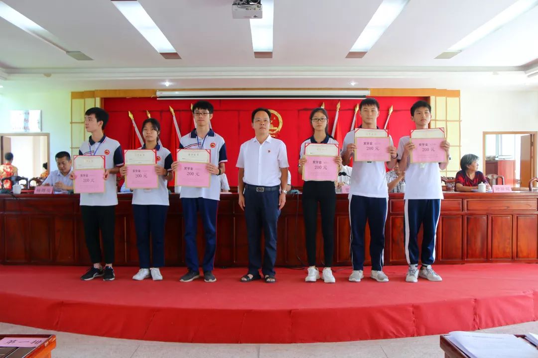 华城，百万奖师生，“五心”抓教育！