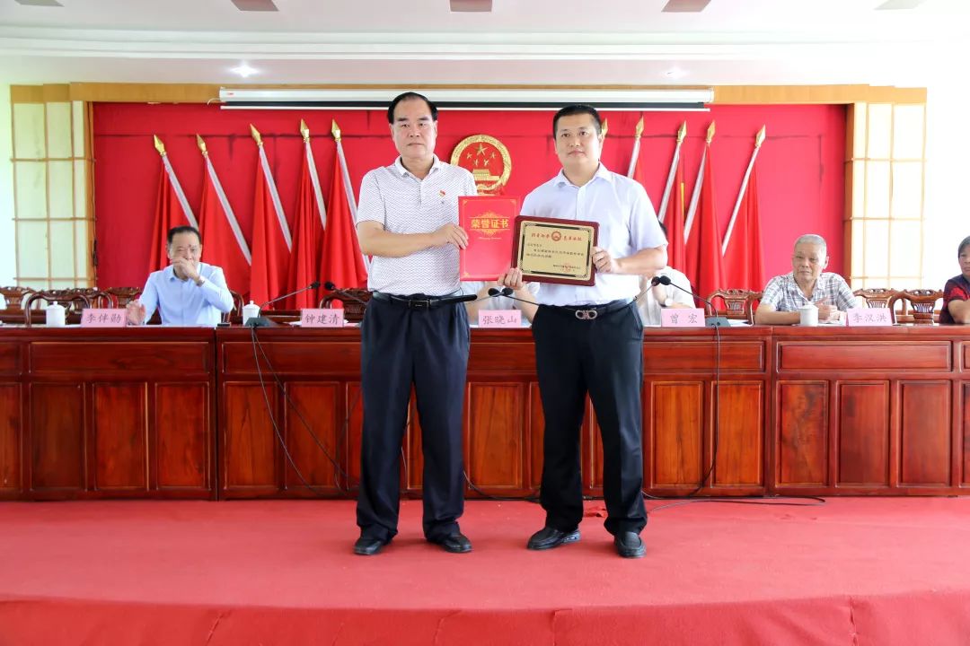 华城，百万奖师生，“五心”抓教育！