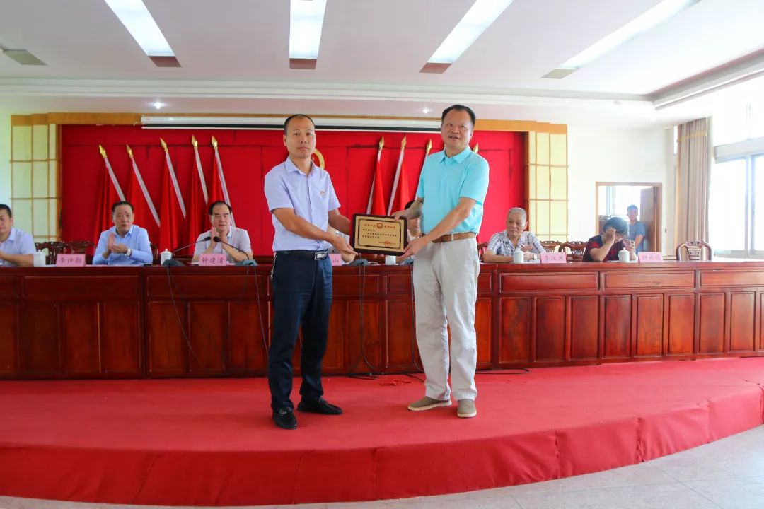 华城，百万奖师生，“五心”抓教育！