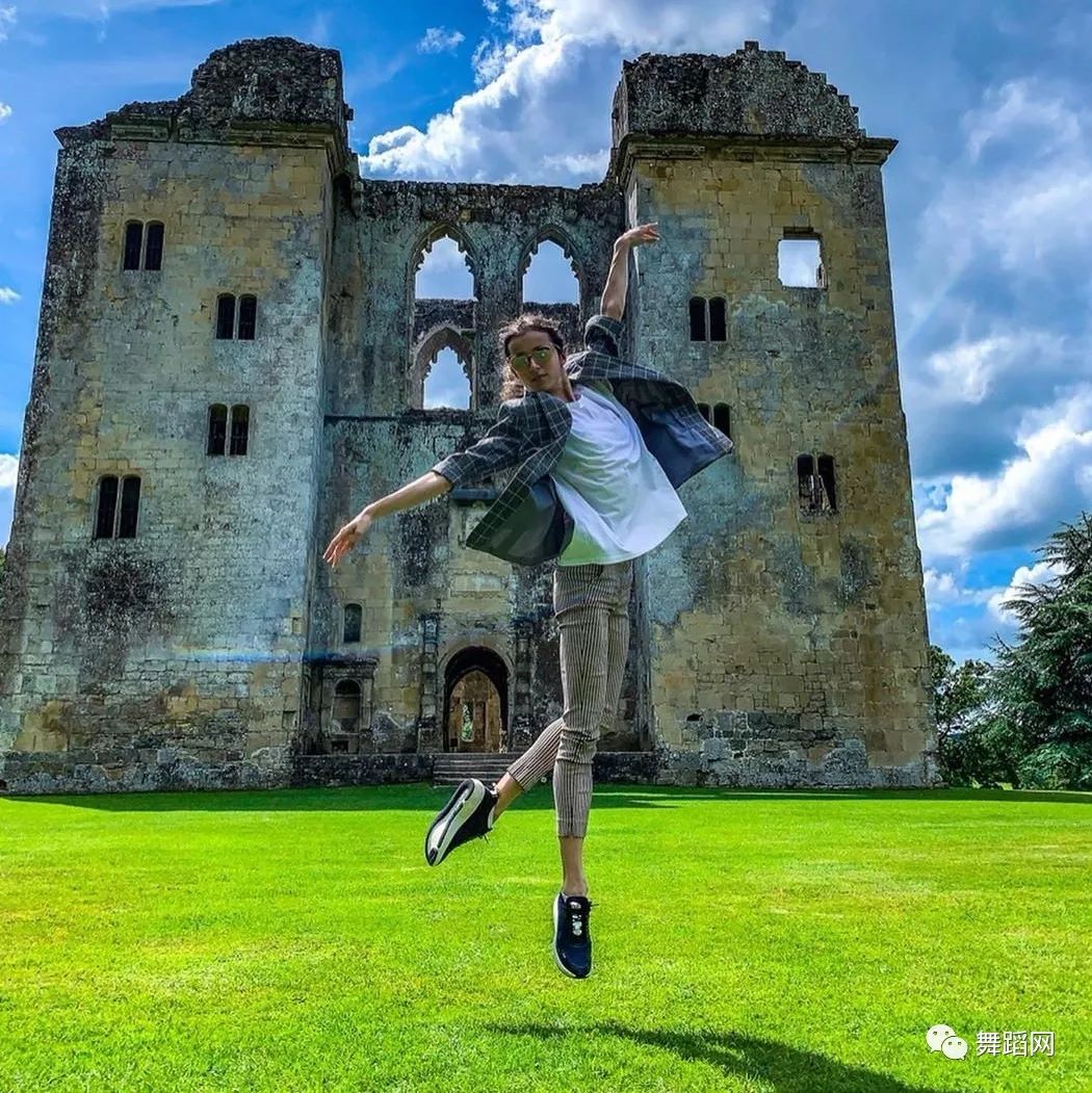 女朋友是学舞蹈的应该买什么礼物,女朋友是学艺术的