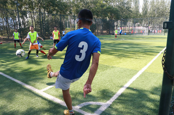 足球球员秀脚法,足球队员秀脚法