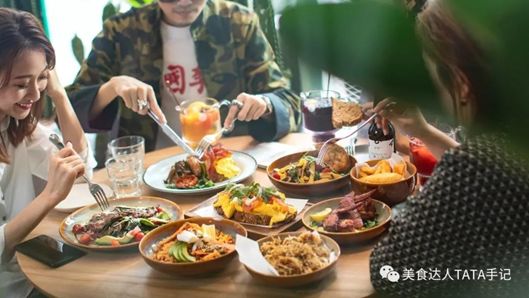 「看过来」懂的吃,舍得穿!拥有银联卡的生活就是这么美好