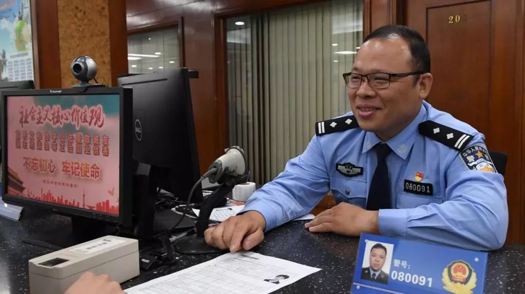 群众利益无小事一点一滴见初心,群众事情无小事下一句