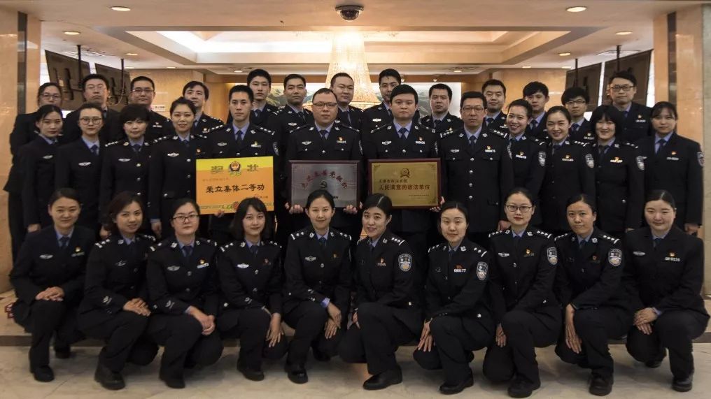 群众利益无小事一点一滴见初心,群众事情无小事下一句