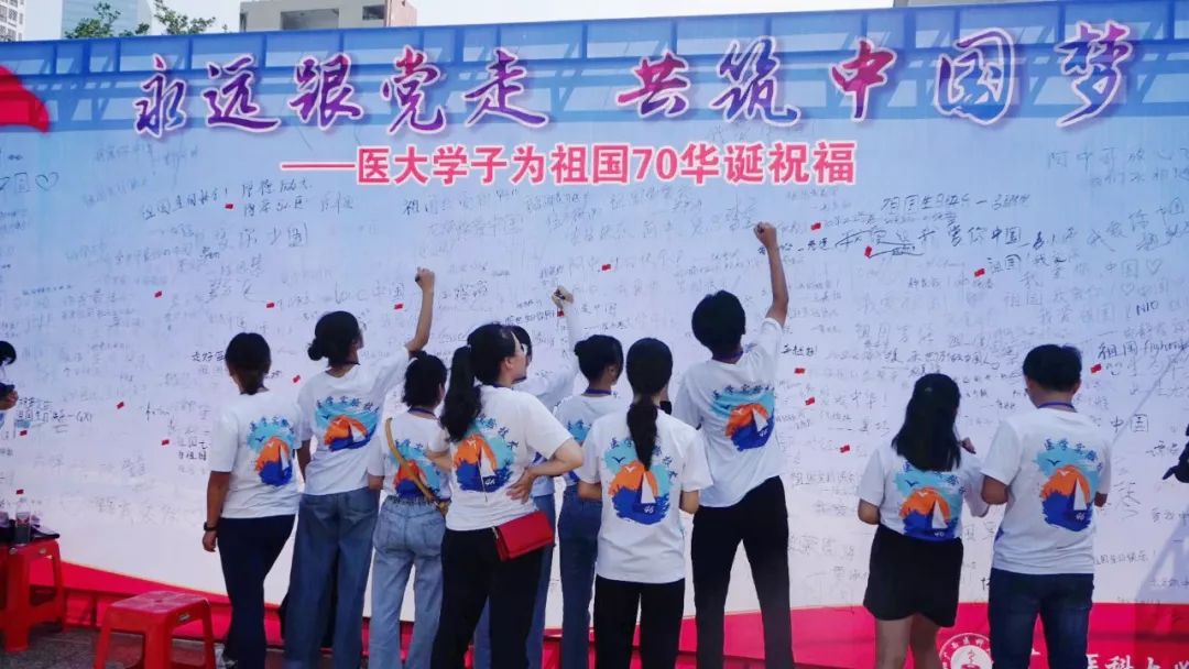 一中新生报到,新生报到迎新生