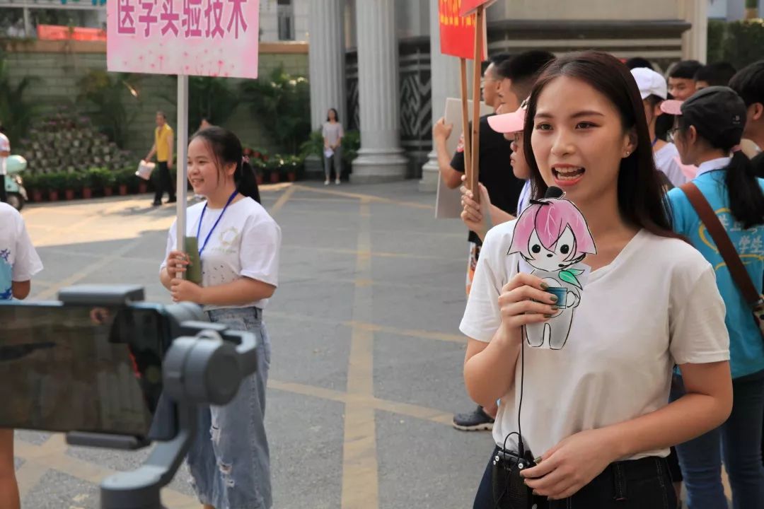 一中新生报到,新生报到迎新生