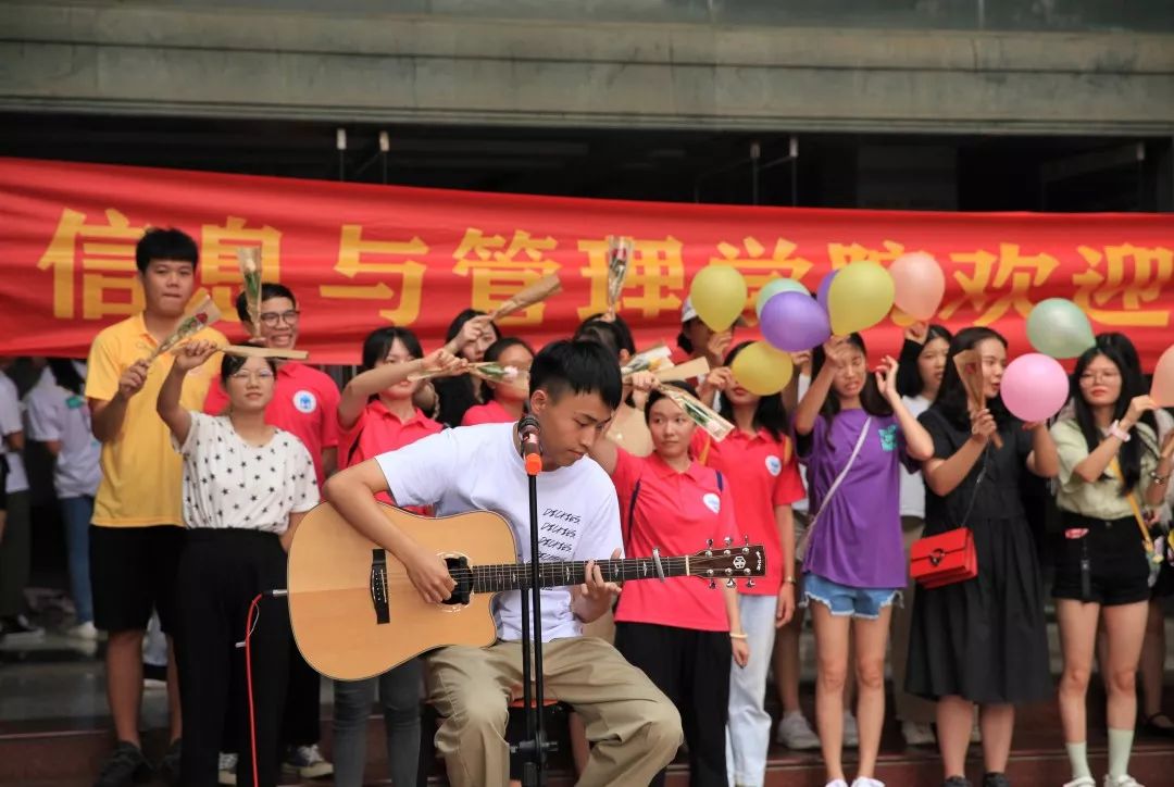 一中新生报到,新生报到迎新生