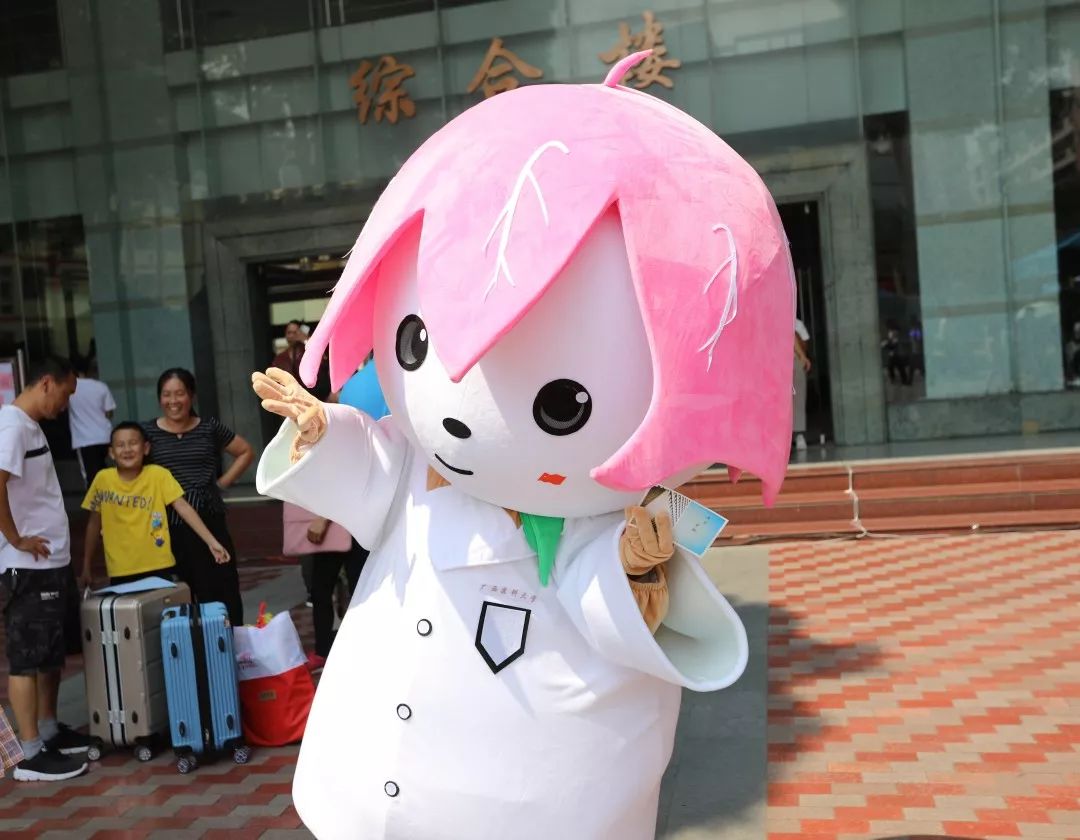 一中新生报到,新生报到迎新生