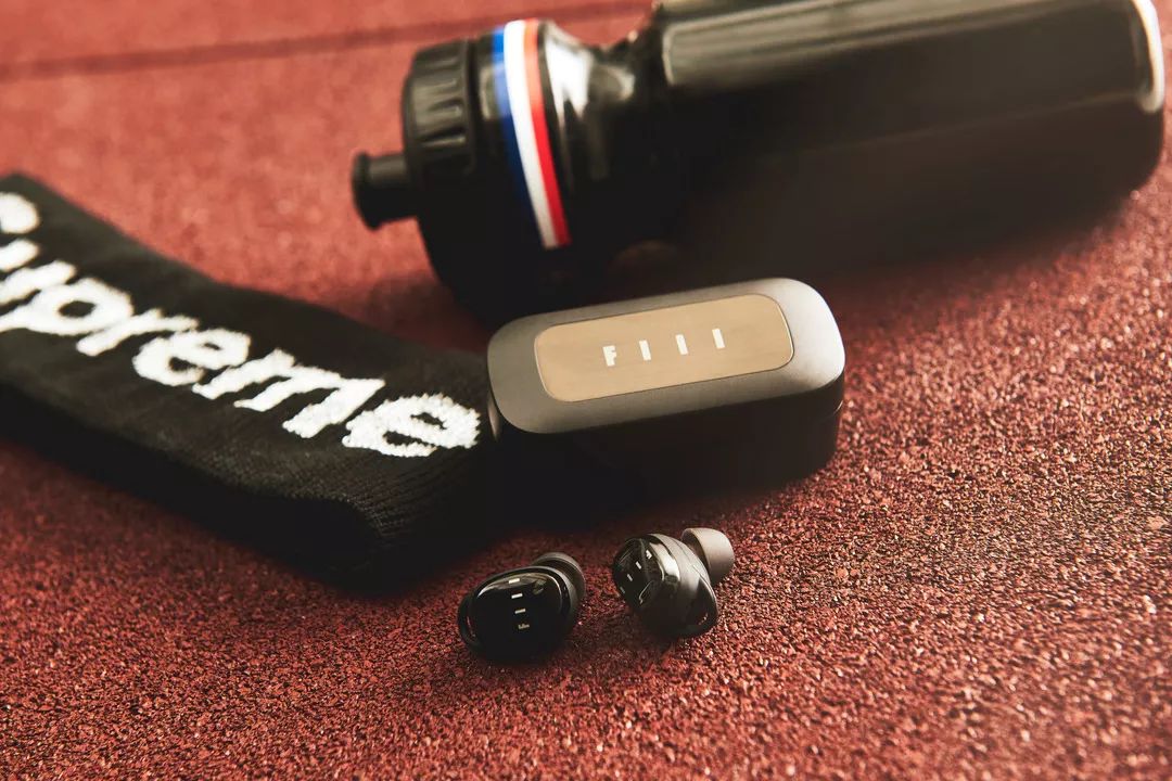 汪峰头戴式蓝牙耳机推荐,汪峰花了多少钱