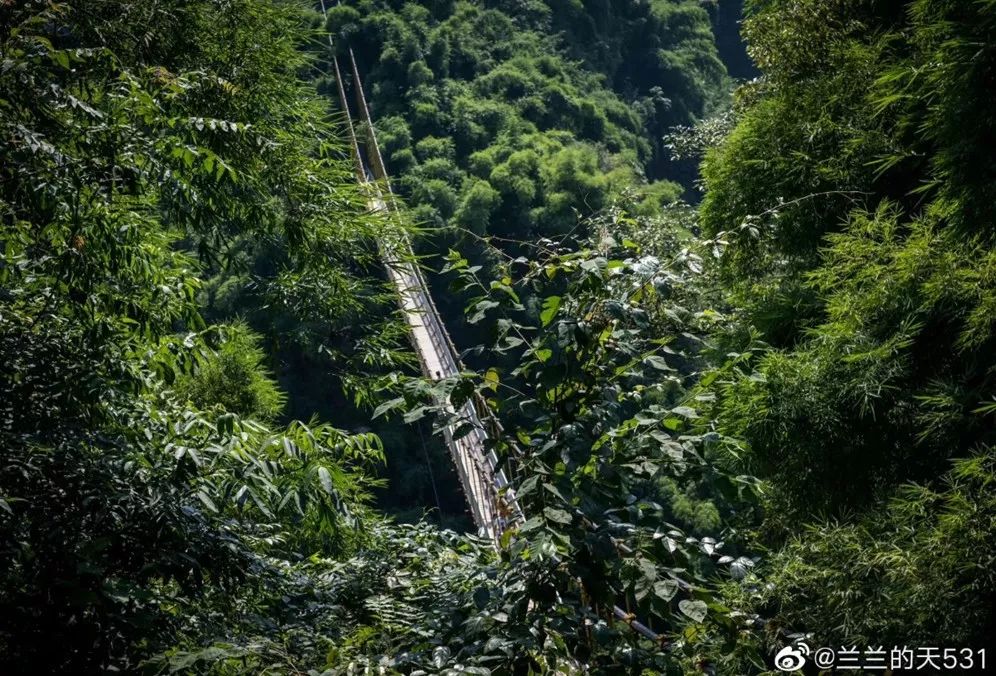成都有没有玻璃栈道景点,成都最长的玻璃栈道