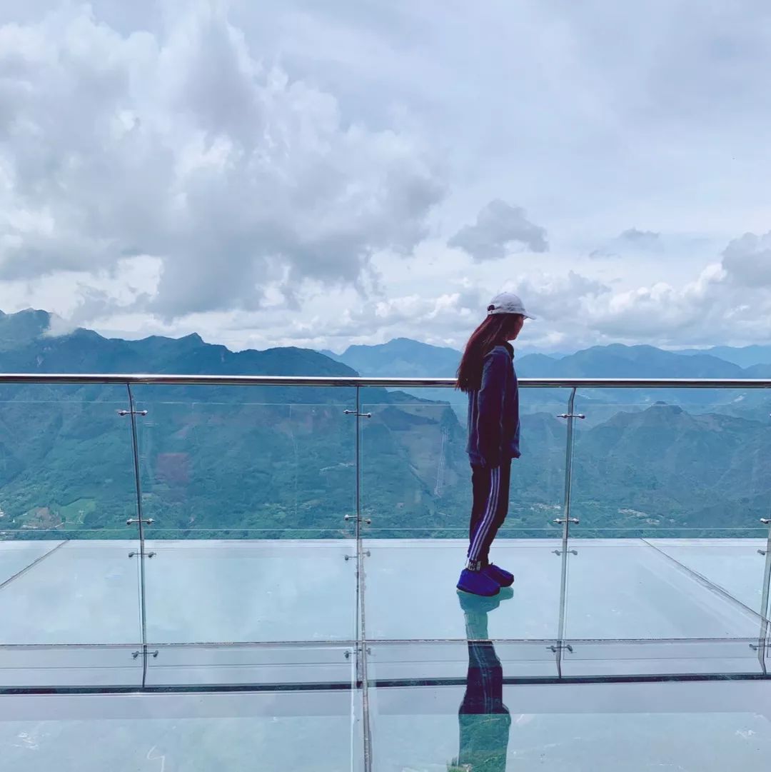 成都有没有玻璃栈道景点,成都最长的玻璃栈道