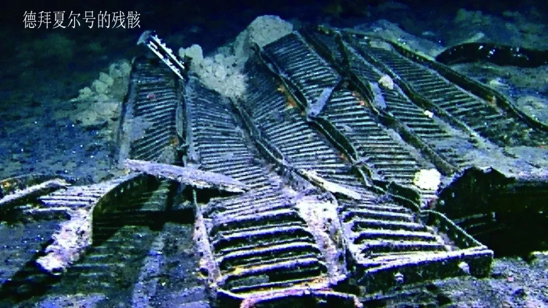 经典传奇海难未解之谜,巨轮台风海难