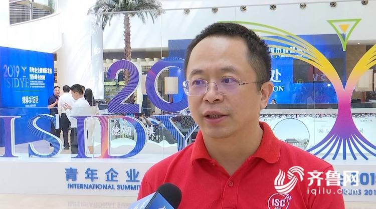 360总裁周鸿祎演讲,360周鸿祎采访员工