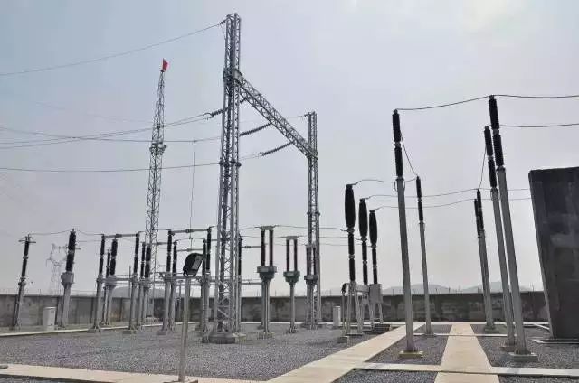 如何给地铁供电,地铁是怎么供电运行的