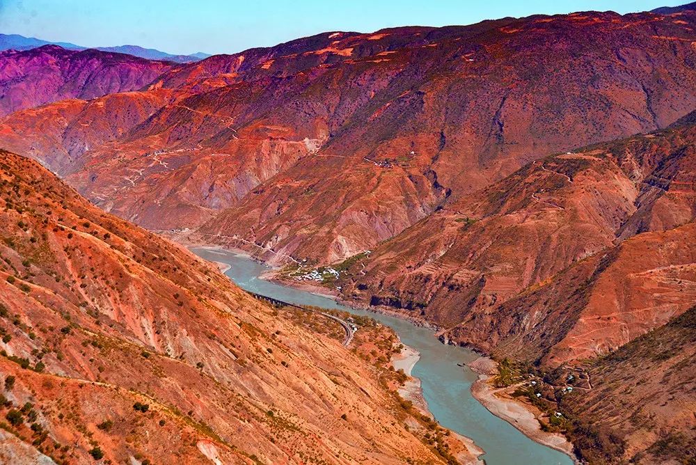 壮丽70年奋斗新时代第一讲,壮丽70年奋斗新时代高清图