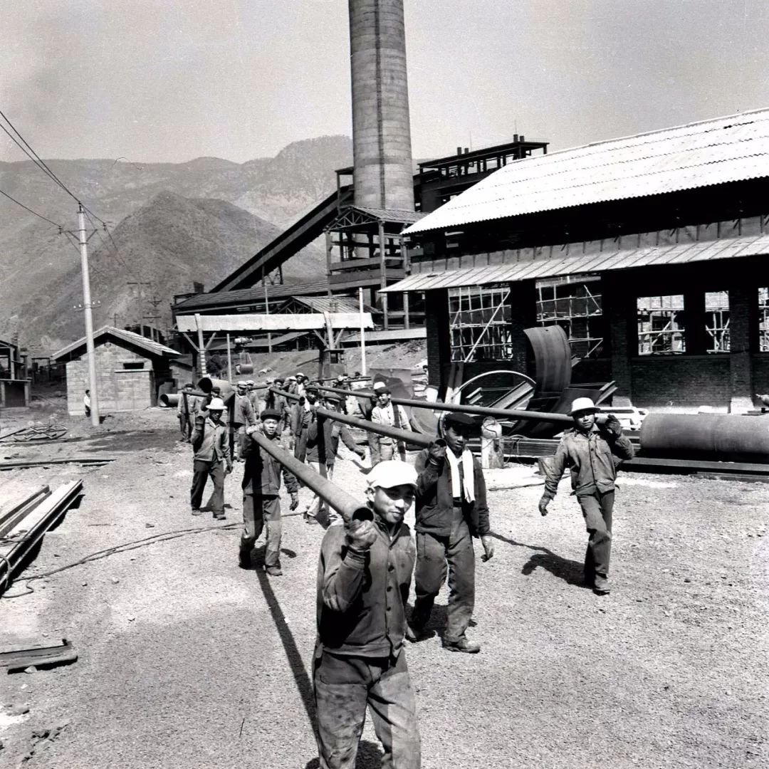 壮丽70年奋斗新时代第一讲,壮丽70年奋斗新时代高清图