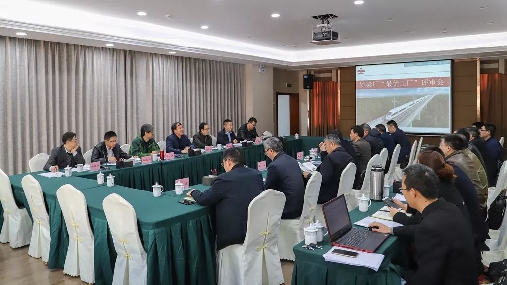 壮丽70年奋斗新时代第一讲,壮丽70年奋斗新时代高清图