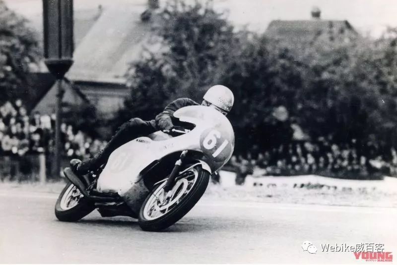 50cc双缸、最高转速21500rpm、最高时速175km/h!绝代铭机HONDA「RC116」