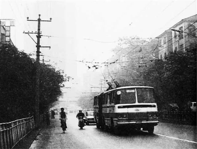 重庆交通历史变迁视频,重庆交通道路十年变化