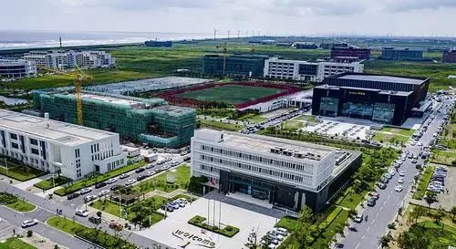 南通大学杏林学院主体迁址启东,边上就是海