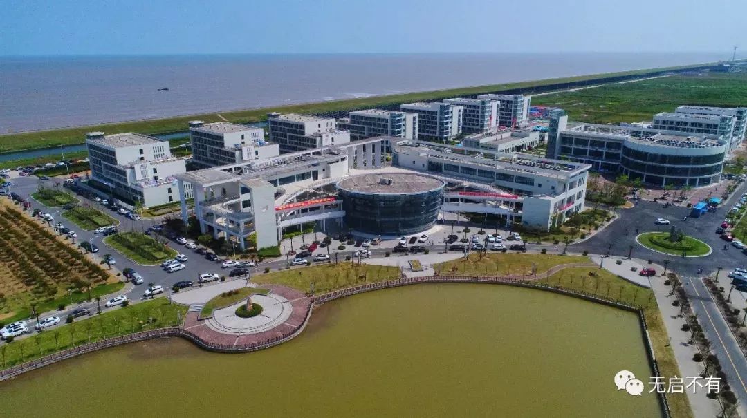 南通大学杏林学院主体迁址启东,边上就是海