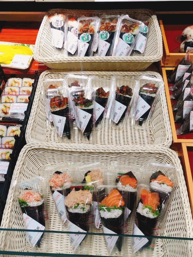 青岛超市卖的东西,中秋超市买东西的图片