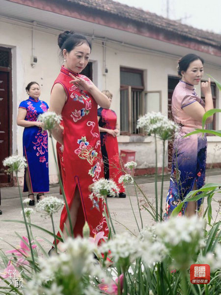 志愿者们到敬老院包饺子,包饺子志愿者活动
