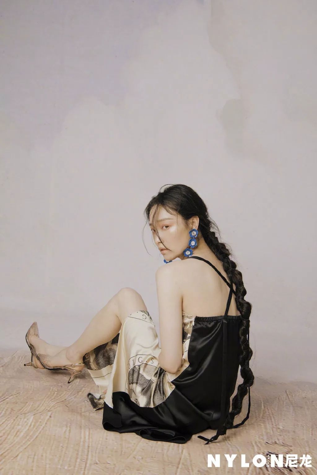 四款专属秋冬的慵懒发型,秋冬新款慵懒风宽松温柔