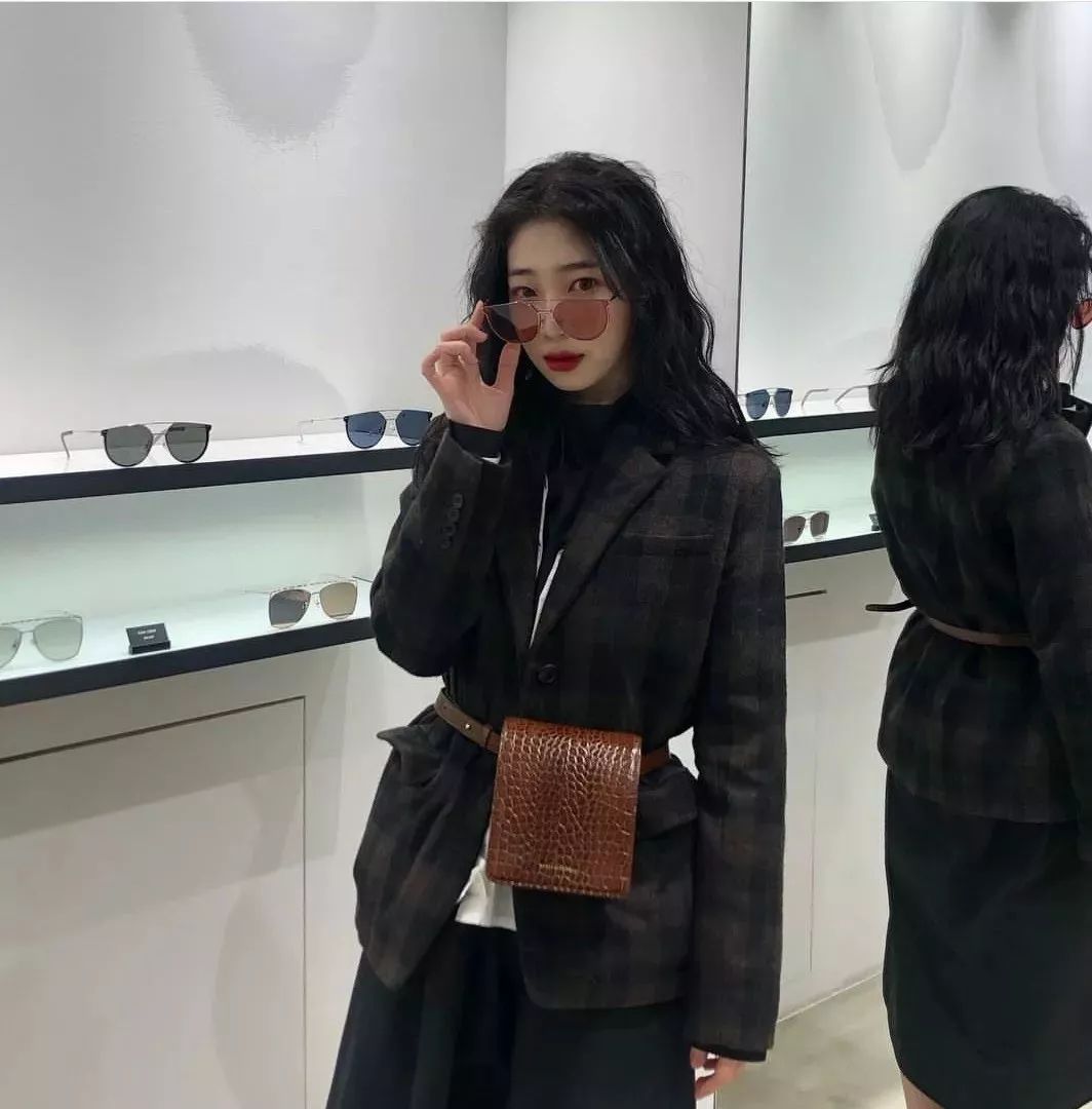 四款专属秋冬的慵懒发型,秋冬新款慵懒风宽松温柔