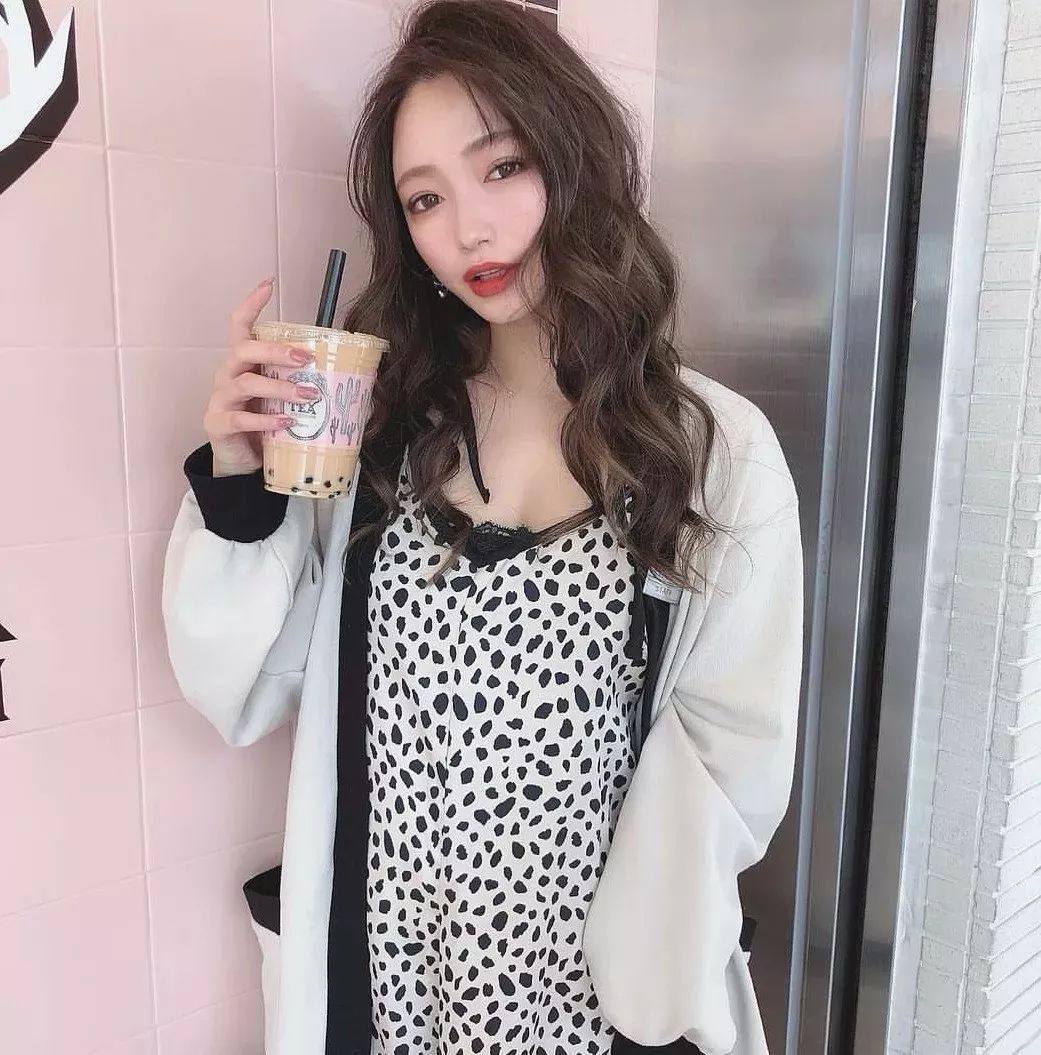 四款专属秋冬的慵懒发型,秋冬新款慵懒风宽松温柔