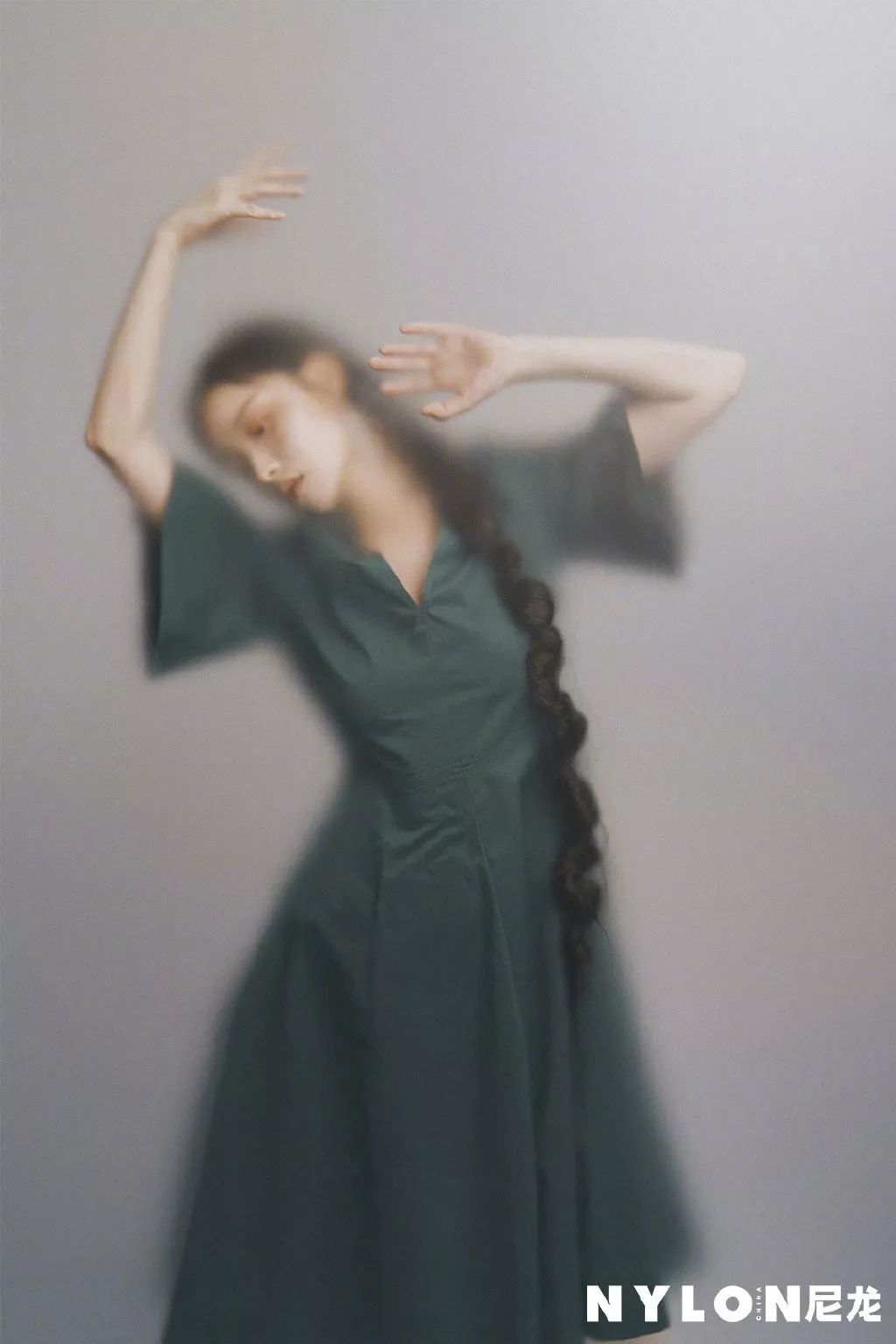 四款专属秋冬的慵懒发型,秋冬新款慵懒风宽松温柔