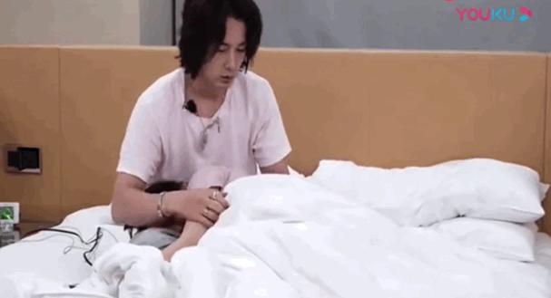 真人秀遇生理期也能撒狗粮,“多喝热水”竟成送命答案