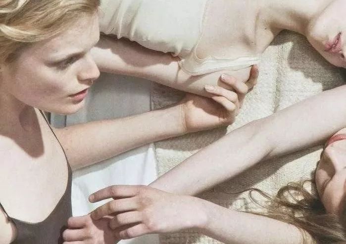 真人秀遇生理期也能撒狗粮,“多喝热水”竟成送命答案