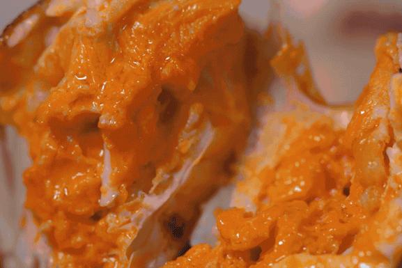 大闸蟹好的蟹黄口感怎么样,这大闸蟹真新鲜咬一口全是蟹黄