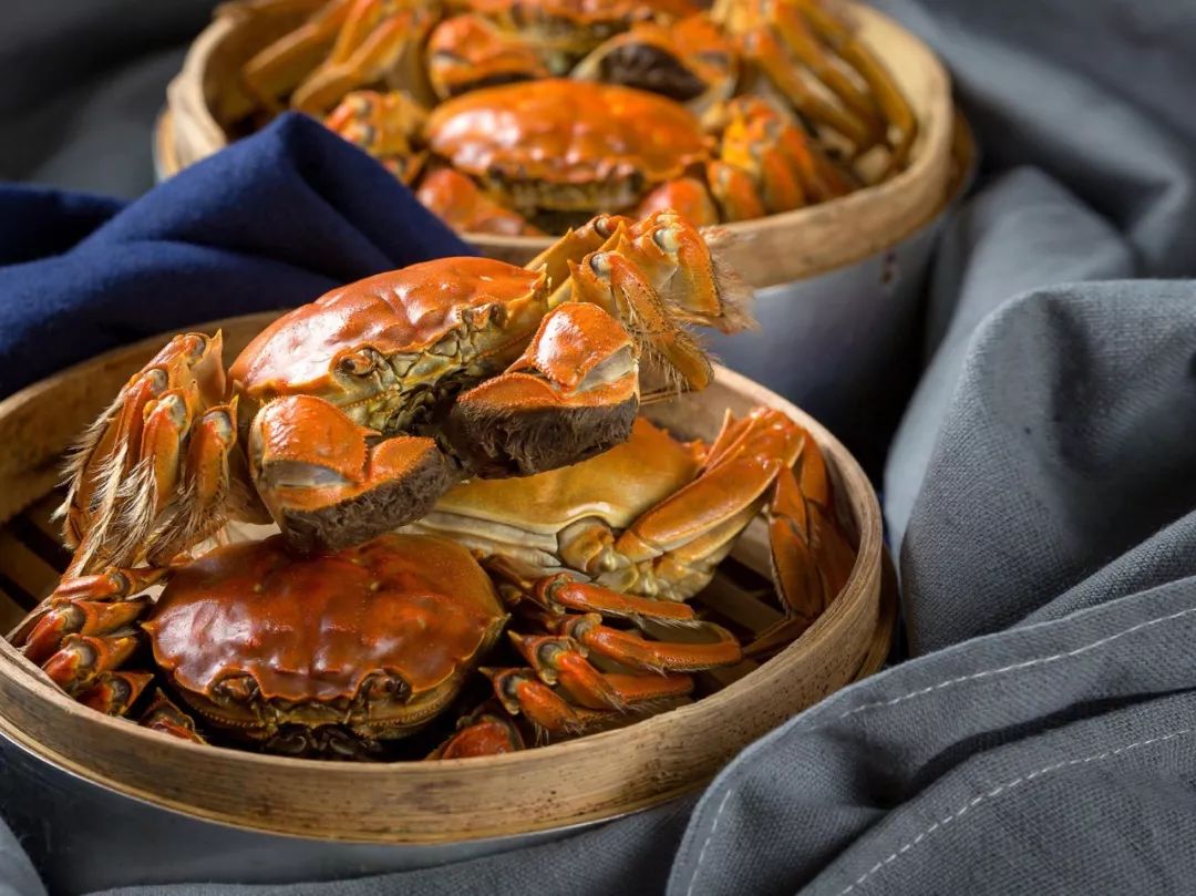 大闸蟹好的蟹黄口感怎么样,这大闸蟹真新鲜咬一口全是蟹黄