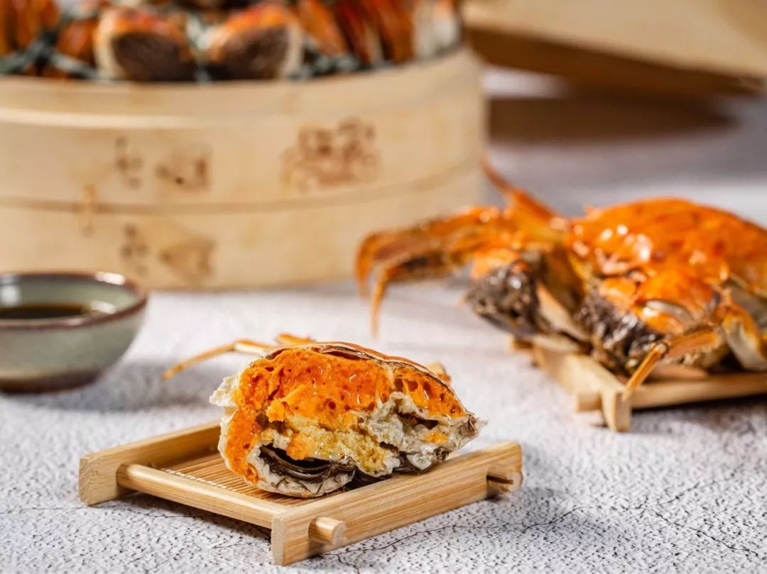 大闸蟹好的蟹黄口感怎么样,这大闸蟹真新鲜咬一口全是蟹黄