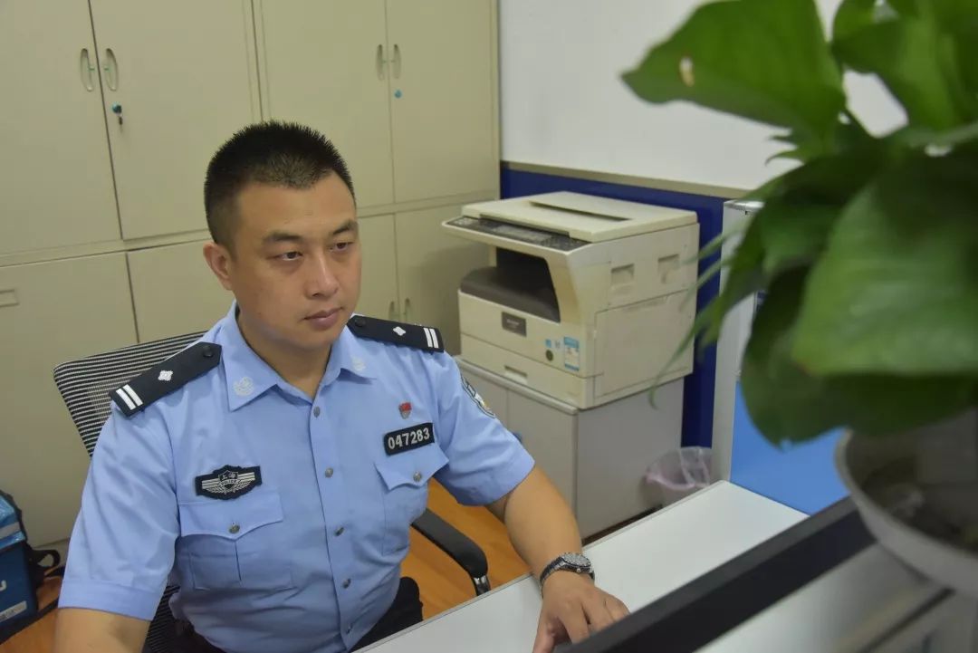 警察故事传话筒粤语,警察故事念信