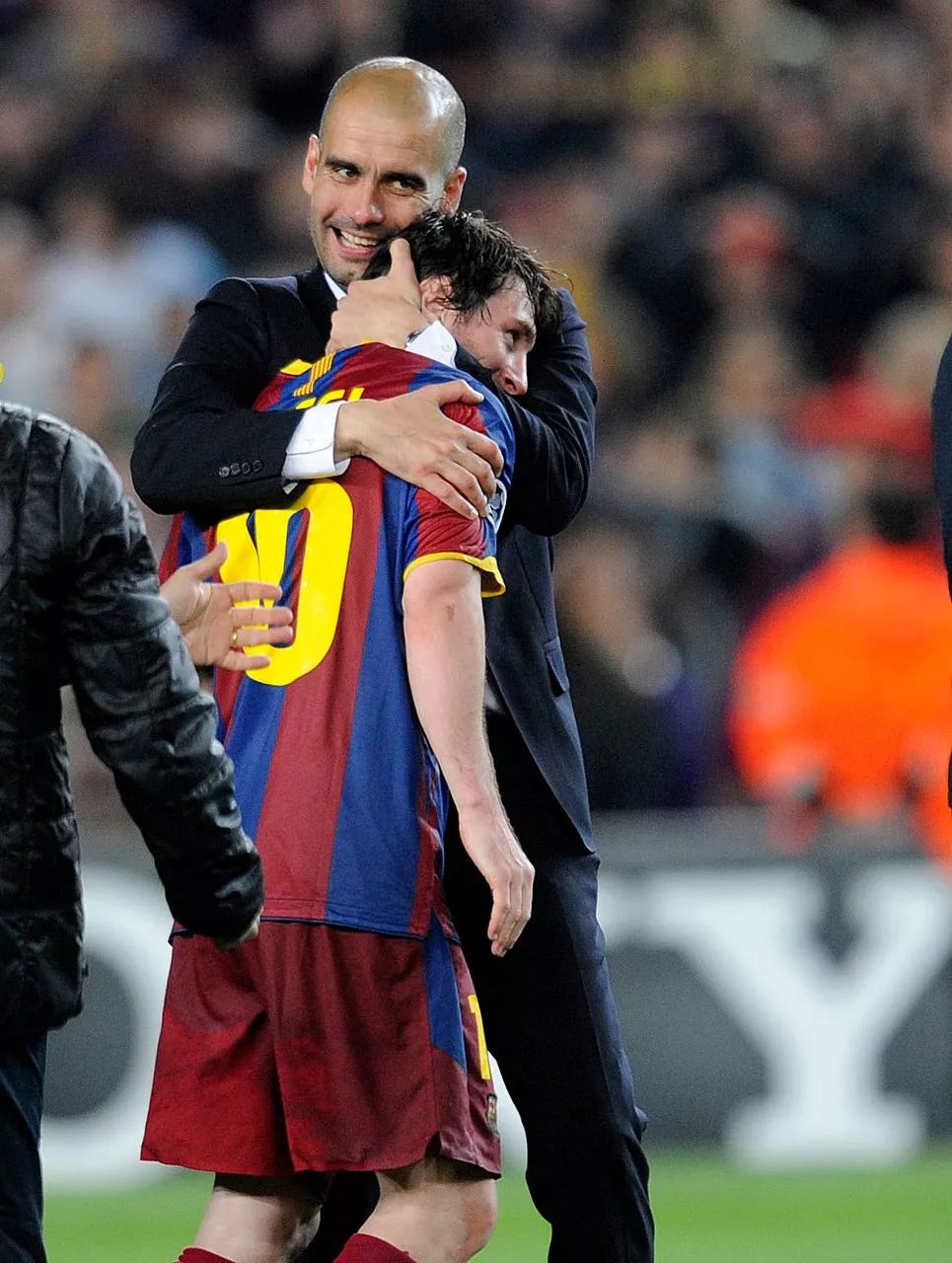 足坛上那些师徒感人瞬间,师恩难忘的典故