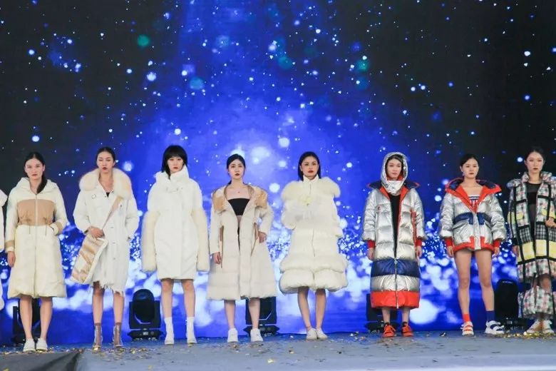 2019首届（中国）羽绒服原创设计论坛暨平湖·中国服装城原创羽绒服采购节盛大启幕