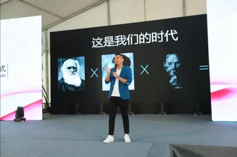 2019首届(中国)羽绒服原创设计论坛暨平湖·中国服装城原创羽绒服采购节盛大启幕