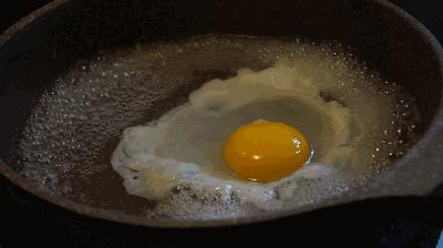 鸭蛋鸡蛋鹅蛋鹌鹑蛋哪个胆固醇高,鸡蛋鸭蛋鹅蛋鹌鹑蛋哪个更安全